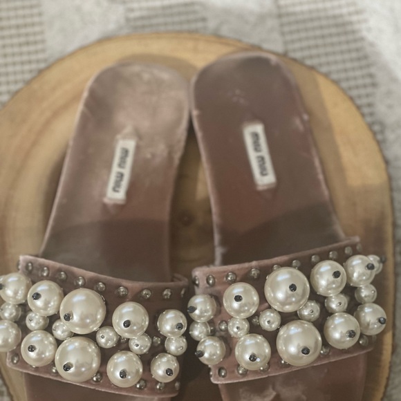 Miu Miu Pink Velvet Faux Pearl & Stud Slides - Picture 7 of 7